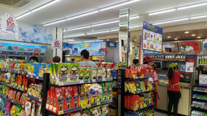 Cuộc đua 'ai lỗ nhiều nhất' của chuỗi cửa hàng tiện lợi nước ngoài ở Việt Nam