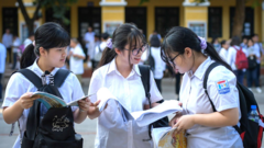 'Học Toán, Văn, Anh để thi vào lớp 10 cũng là học lệch'