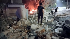 Israel mở rộng không kích sang Syria