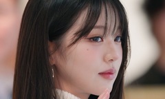 Sao Hàn 11/10: Nhan sắc mê hoặc, làn da đẹp không tì vết của công chúa Kpop