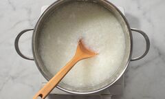 Mẹo chống trào khi nấu cháo