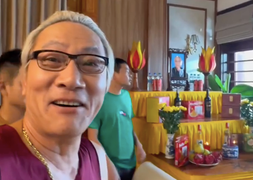 Phản ứng của NSƯT Hoàng Hải khi thấy mình trên bàn thờ khói hương nghi ngút