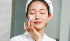 Sau khi đắp mặt nạ giấy có nên bôi kem dưỡng da?