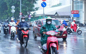 Dự báo thời tiết TP.HCM ngày 15/10: Mưa dông, cảnh báo ngập 