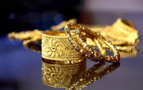 Giá vàng hôm nay 15/10: Thế giới giảm nhẹ, trong nước tăng mạnh