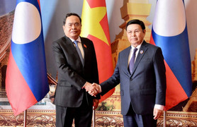 Chủ tịch Quốc hội Trần Thanh Mẫn hội đàm với Chủ tịch Quốc hội Lào