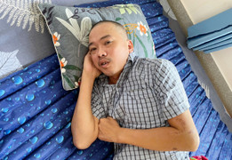 Ánh mắt cầu cứu của người đàn ông không gia đình bị tai nạn chấn thương sọ não