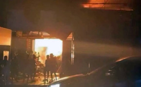 Cháy lớn kèm tiếng nổ giữa đêm, lửa bao trùm căn nhà 5 tầng ở Bắc Ninh