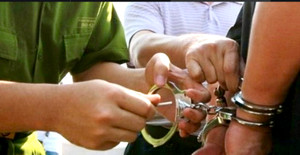 Bắt tạm giam giám đốc công ty đăng kiểm nhận và đưa hối lộ