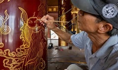 Xem nghệ nhân tỉ mỉ trùng tu cung điện nơi 13 vua nhà Nguyễn đăng quang 
