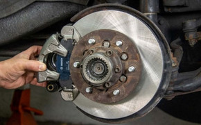 Dấu hiệu cho thấy phanh ô tô có vấn đề