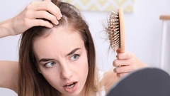 Vì sao tóc bị rụng nhiều?