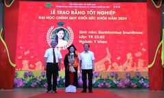 Trường ĐH KD&CN Hà Nội: Trao bằng tốt nghiệp cho 295 sinh viên khối sức khỏe