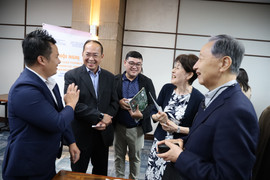 Đại gia Nhật đến TP.HCM mua hành khô, rau củ, cá basa 