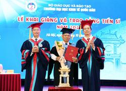 Đại học Kinh tế quốc dân trao bằng cho hơn 90 tân tiến sĩ 2024