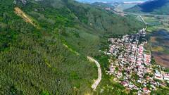 Lo sạt lở, người dân dưới chân núi Cấm tại Bình Định ôm đồ đi ở nhờ