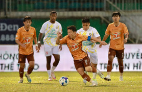 Video: Cựu tuyển thủ Việt Nam khiến HAGL mất chiến thắng phút bù giờ