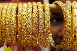 Giá vàng hôm nay 26/10: Tiếp tục leo thang