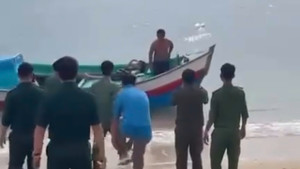 Cứu sống nữ du khách bị sóng cuốn trôi sau 1 đêm lênh đênh trên biển Phú Quý