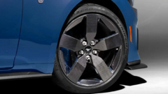 Mâm carbon trên siêu xe có lợi ích gì?