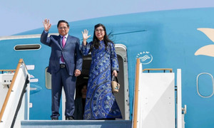 Thủ tướng Phạm Minh Chính đến Abu Dhabi bắt đầu chuyến thăm chính thức UAE