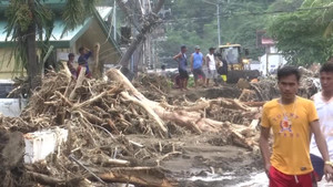 'Bão chồng bão' dồn dập đổ bộ Philippines