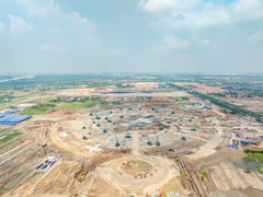 Cận cảnh đại công trường thi công Trung tâm hội chợ triển lãm quốc gia mới