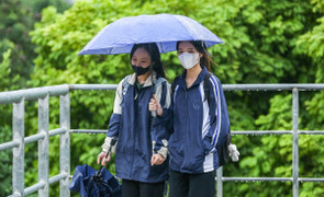 Dự báo thời tiết ngày 29/10: Miền Trung nhiều nơi mưa lớn, miền Bắc giảm nhiệt