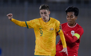 U17 Australia, Indonesia chuyền qua lại ở sân nhà, câu giờ lấy vé đi tiếp