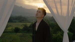 Nhạc sĩ Hà Anh ra MV sau chia tay 'chị đẹp' Dương Hoàng Yến