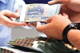 Trường đại học đầu tiên chốt thưởng Tết 2025, lao công nhận bằng mức hiệu trưởng