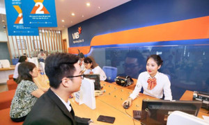 Chồng cầm CCCD của vợ đi mở tài khoản ngân hàng có được không?