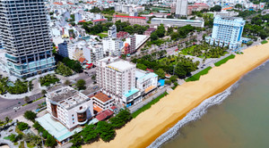 Hiện trạng 3 khách sạn chắn biển Quy Nhơn sau 4 năm ‘quyết di dời’ của Bình Định
