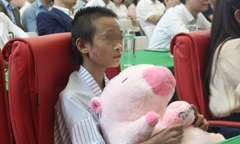 Bé gái Làng Nủ hồi phục kỳ diệu, được xuất viện sau 50 ngày điều trị