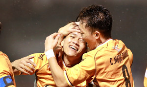 Nhận định bóng đá Bình Dương vs HAGL: HLV Vũ Tiến Thành vẫn bất bại? 