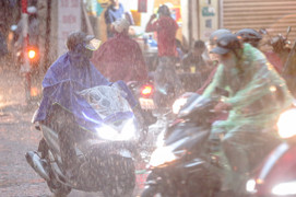 Dự báo thời tiết 10 ngày tới: Miền Trung hứng mưa lớn, có nơi trên 500mm