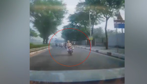 CSGT hỗ trợ mở đường cho xe chở sản phụ vỡ ối đến Bệnh viện Từ Dũ