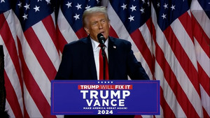 Ông Trump lên sân khấu, tuyên bố chiến thắng, cam kết mang đến 'thời hoàng kim'