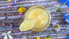 Mẹo phân biệt sữa ong chúa chuẩn, sạch