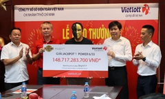 Người đàn ông ở TP.HCM trúng gần 149 tỷ đồng sau 8 năm mua vé số