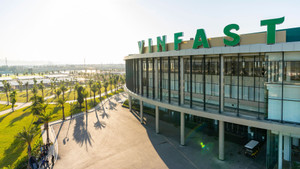 VinFast nhận hỗ trợ từ Vingroup và ông Phạm Nhật Vượng nhằm dự phòng nguồn vốn