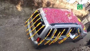 Gia đình làm tang lễ chôn ô tô cũ, mời 1.500 người tham dự