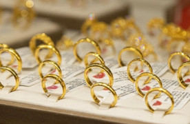 Giá vàng nhẫn liên tục giảm mạnh, có nên bán gấp? 