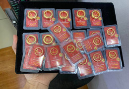 Khách mua bán nhộn nhịp trên 'sàn vàng' tự phát, chuyên gia cảnh báo