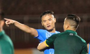 Cầu thủ đánh nhau ở giải Hạng Nhất: VFF phạt nặng