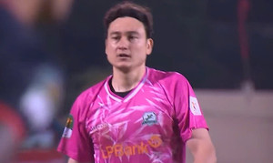 Đặng Văn Lâm lại mắc sai lầm ngớ ngẩn khiến HLV Kim Sang-sik âu lo