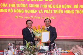 Trao quyết định bổ nhiệm Thứ trưởng Bộ NN&PTNT cho ông Võ Văn Hưng