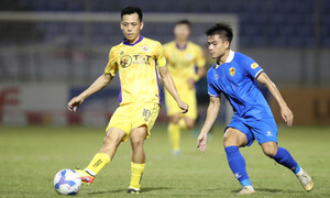 Trực tiếp bóng đá Quảng Nam 1-1 Hà Nội: Ngoại binh gỡ hòa