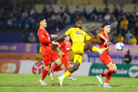 Chiêm ngưỡng siêu phẩm trong trận Thể Công Viettel thắng đậm SLNA