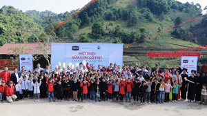 Chin-su mang chảo cơm có thịt đặc biệt lên vùng cao dịp 20/11